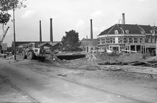 851614 Gezicht op de reconstructiewerkzaamheden op en nabij de Dambrug te Utrecht, als gevolg van de aanleg van een ...